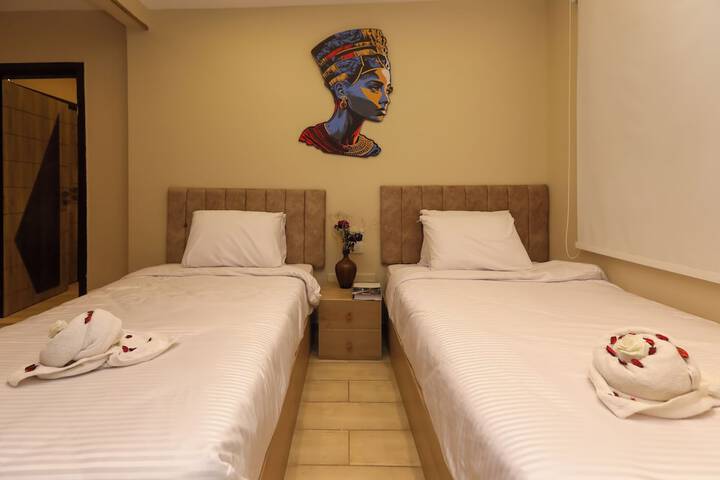 Room 8 of 21