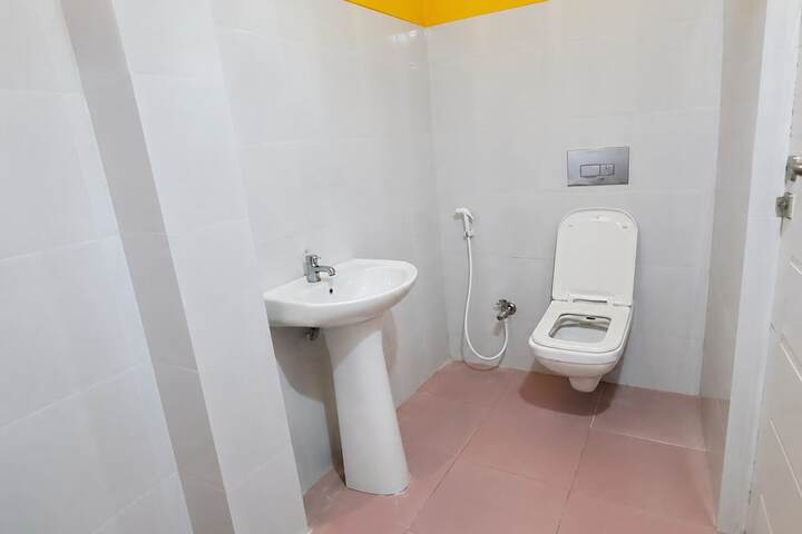 Room 5 of 11