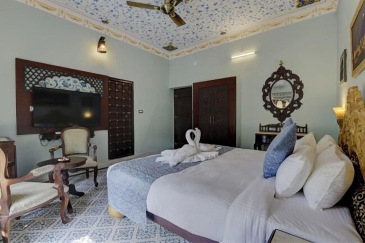 Room 4 of 20