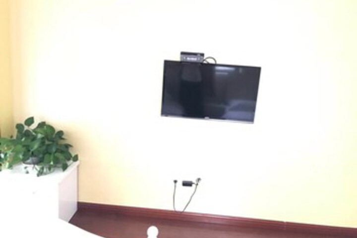 Room 9 of 9