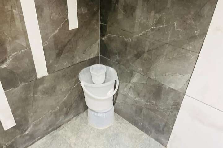 Room 14 of 16