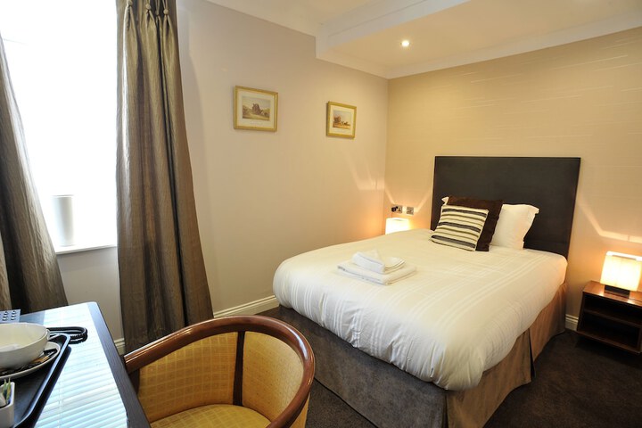Room 16 of 52