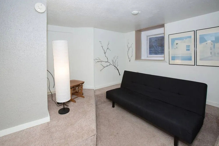 Room 2 of 9