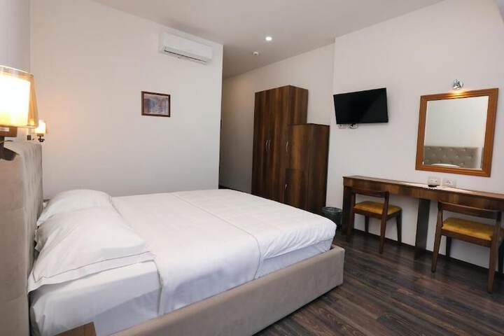 Room 54 of 114