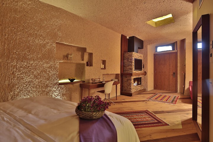 Room 9 of 127