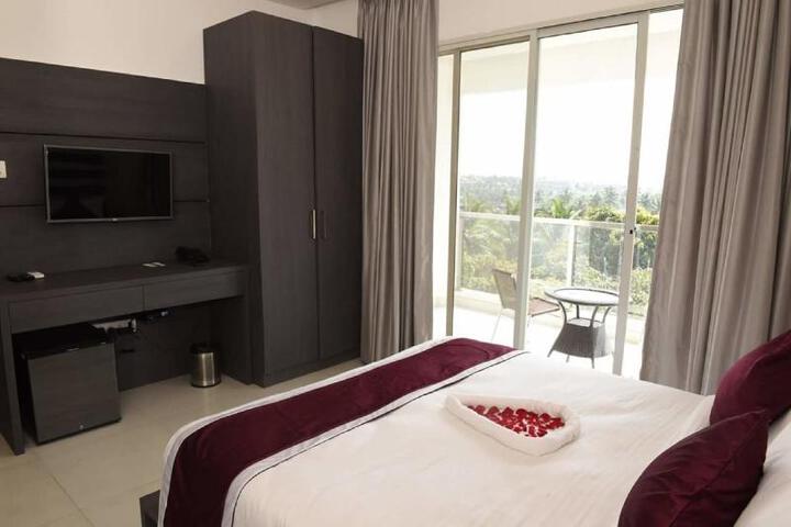 Room 5 of 7