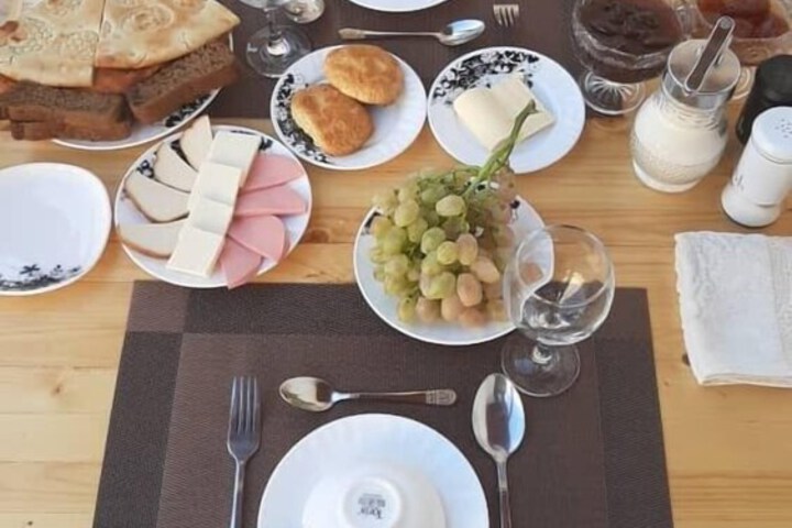 Dining 32 of 46