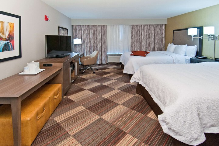 2 Queen Beds Hearing Accessible (2 of 5)