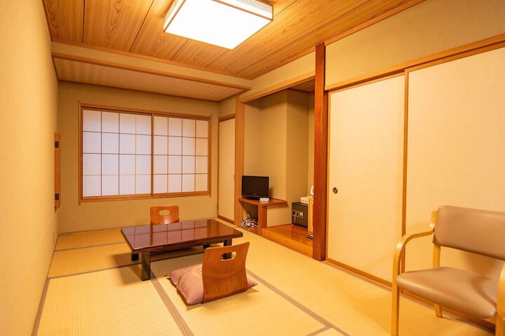 Room 21 of 77