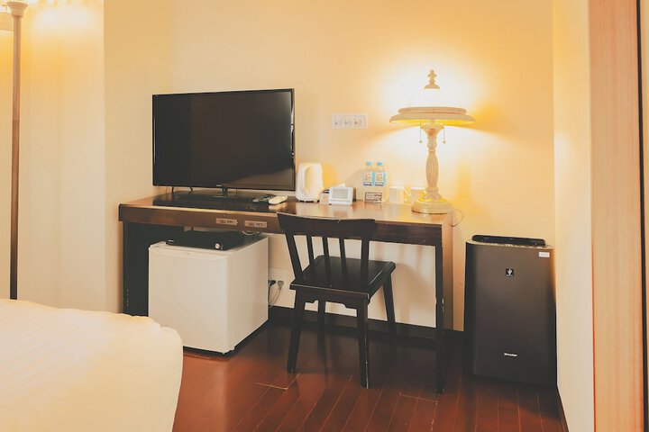Room 13 of 64