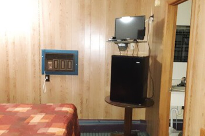 Room 17 of 18