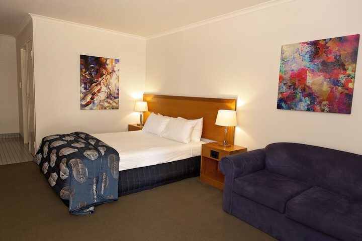 Room 34 of 74