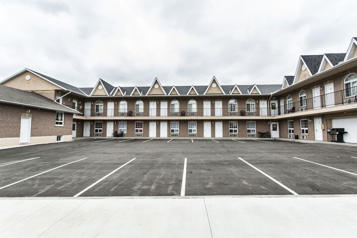 Grewal's Inn & Suits in Niagara Falls, ON