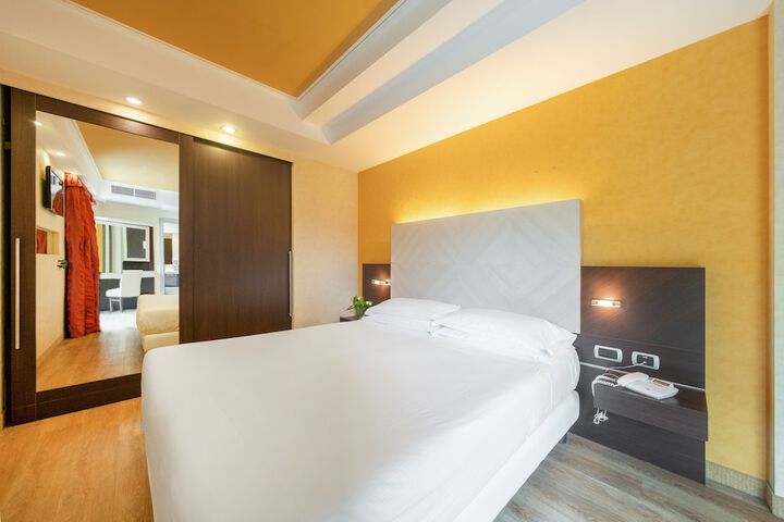 Room 13 of 63