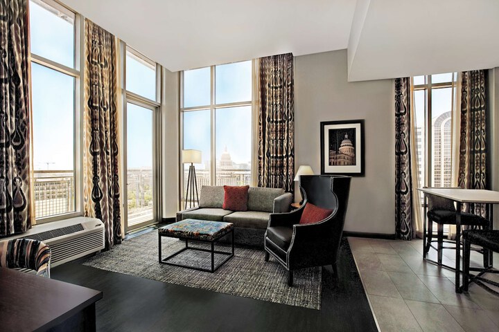Room 35 of 60
