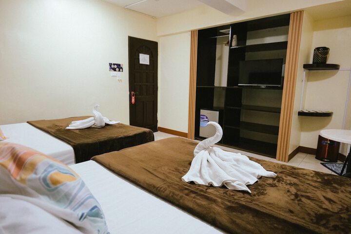 Room 6 of 27