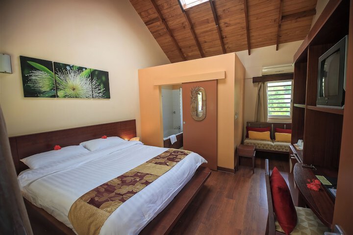 Room 6 of 38