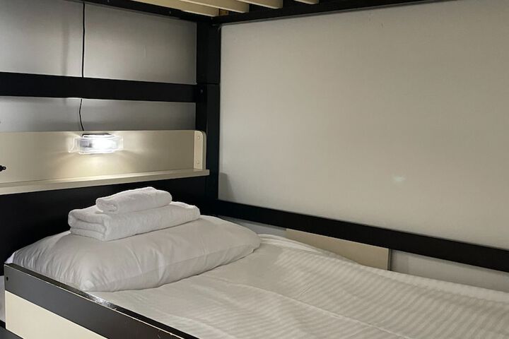 Room 45 of 131