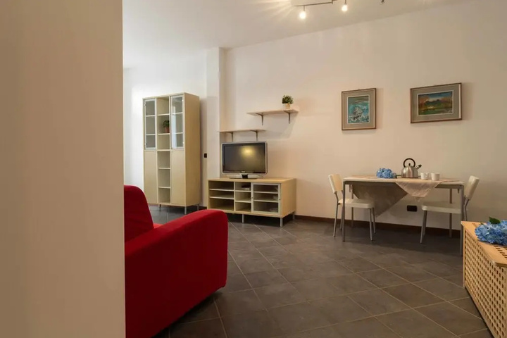 Room 4 of 14