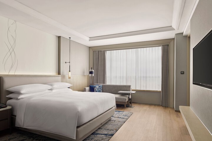 Room 3 of 52