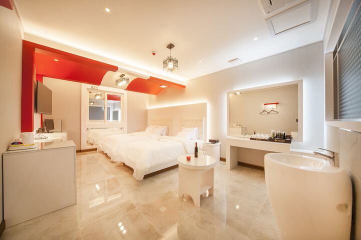 Room 14 of 49