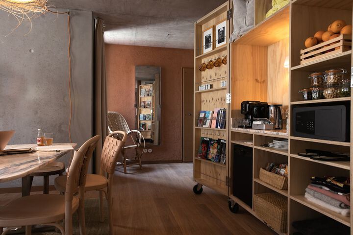 Room 17 of 66
