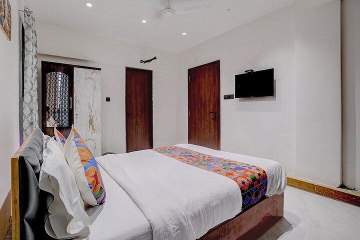 Room 27 of 36