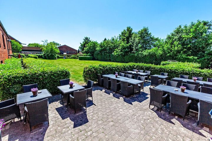 Terrace/Patio 9 of 30