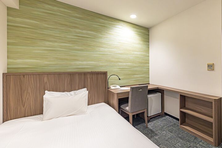 Room 35 of 120