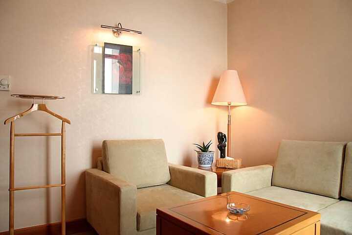 Room 20 of 38