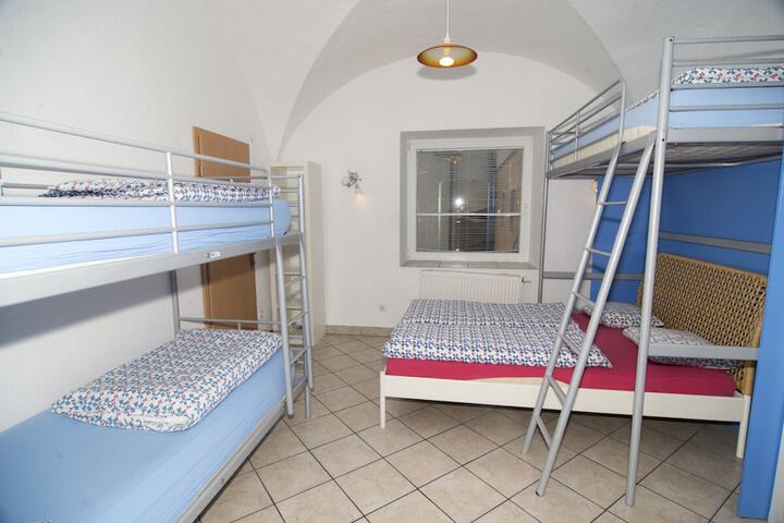 Room 4 of 45