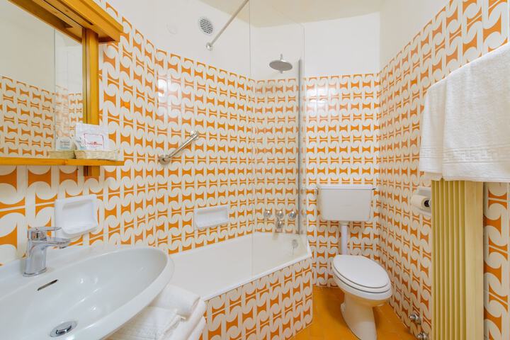 Room 23 of 39