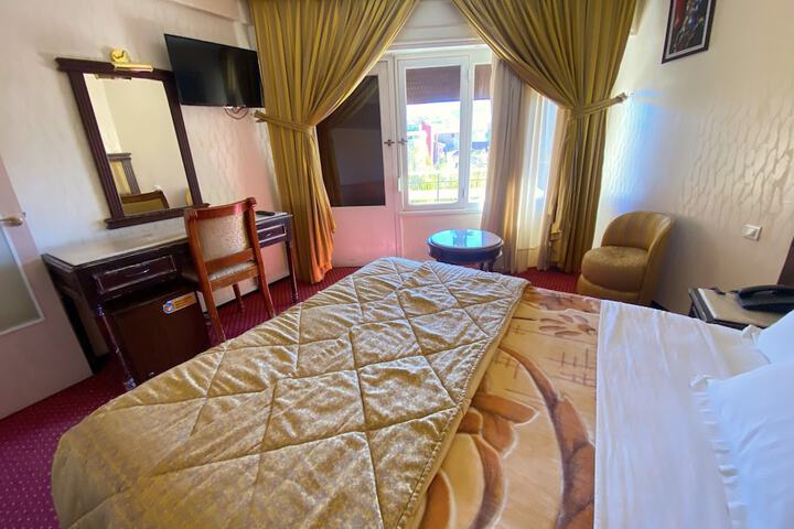 Room 3 of 19