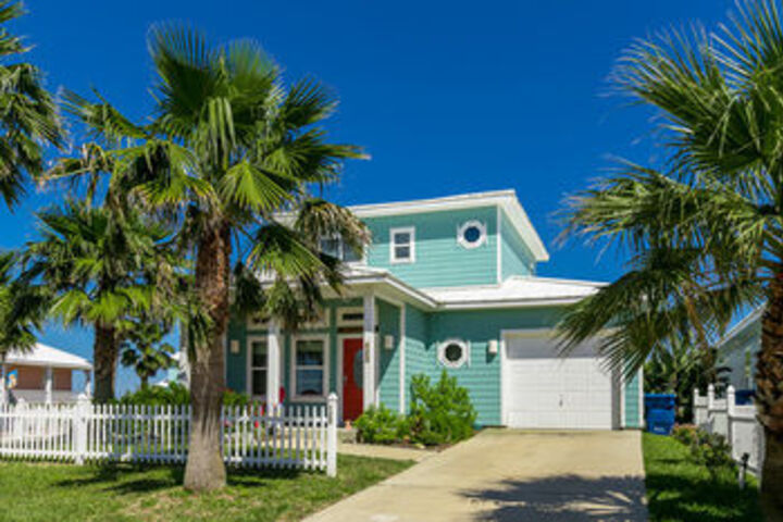 Photo of 3Br Beach House w / Pool Royal Sands by RedAwning