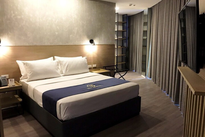 Room 5 of 31