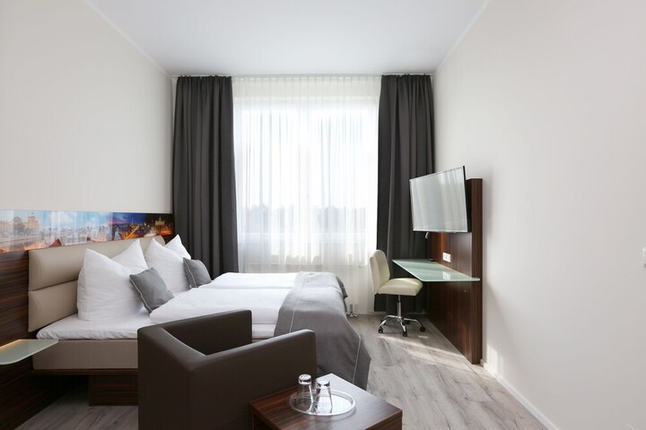 Room 9 of 43