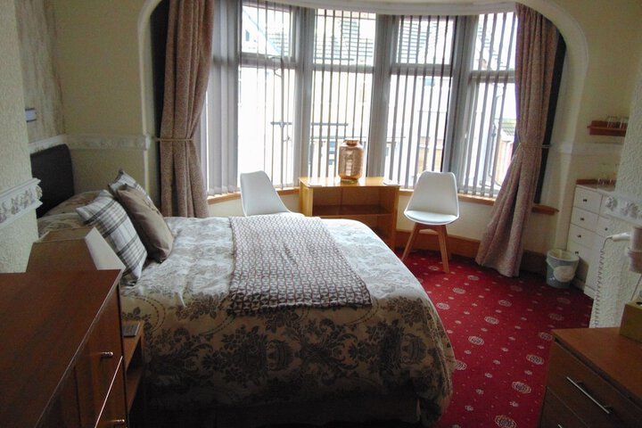 Room 7 of 28