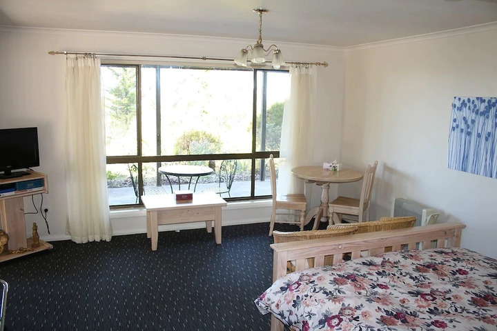 Room 7 of 10