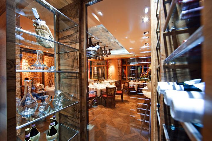 Dining 72 of 93