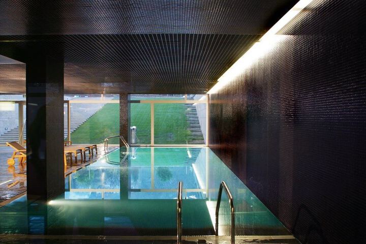 Hotel Pool