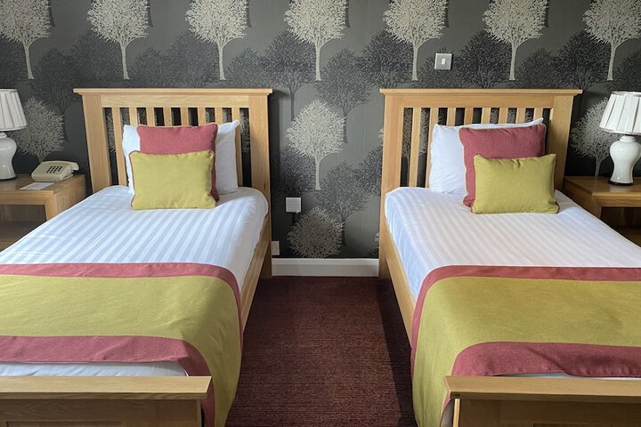 Room 27 of 103