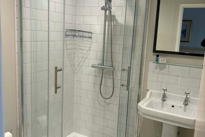 Room 16 of 25