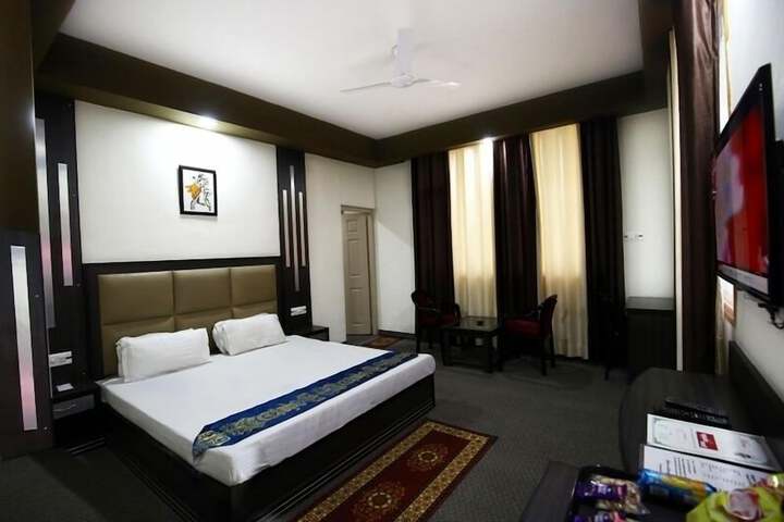 Room 14 of 42