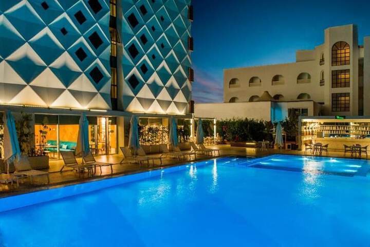 Pool Hotel