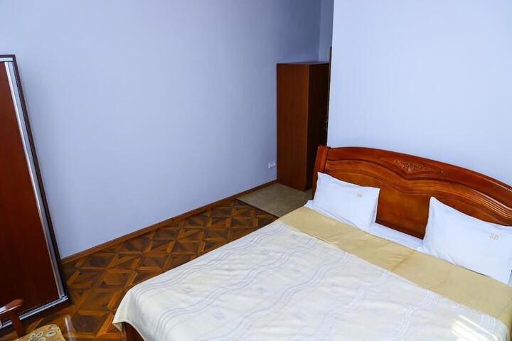 Room 37 of 123