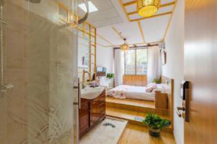 Room 15 of 17