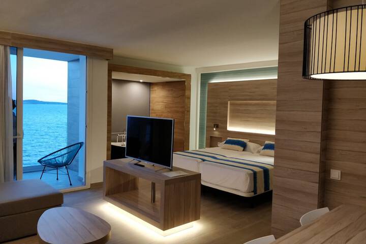Room 15 of 41