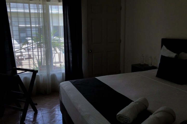 Room 9 of 62