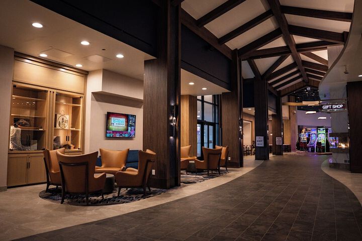 Hotel Interior 6 of 34