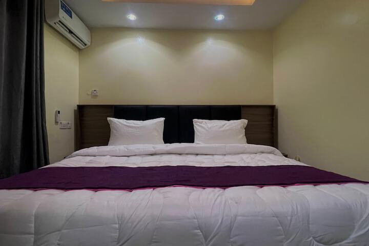 Room 15 of 32